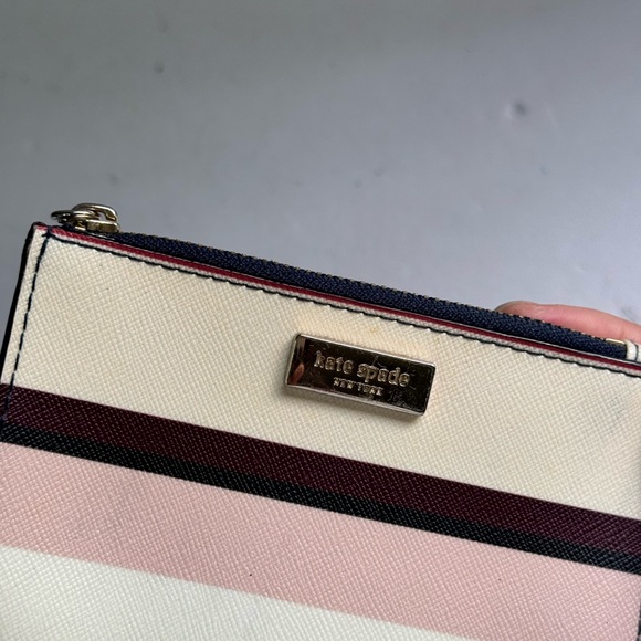Kate Spade Laurel Way Bitsy Card Holder Zip Top w Keyring Blue Pink Stripe - Picture 2 of 10